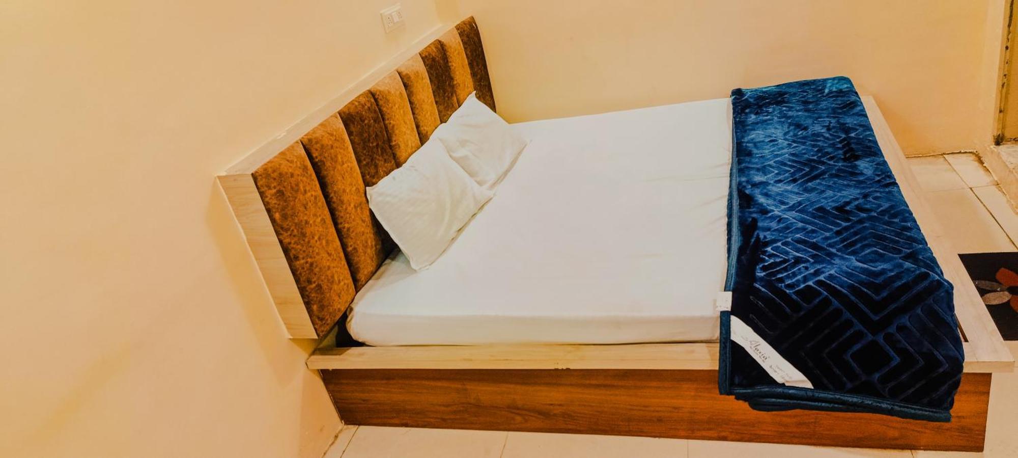 Royal Raj Palace Ujjain Εξωτερικό φωτογραφία