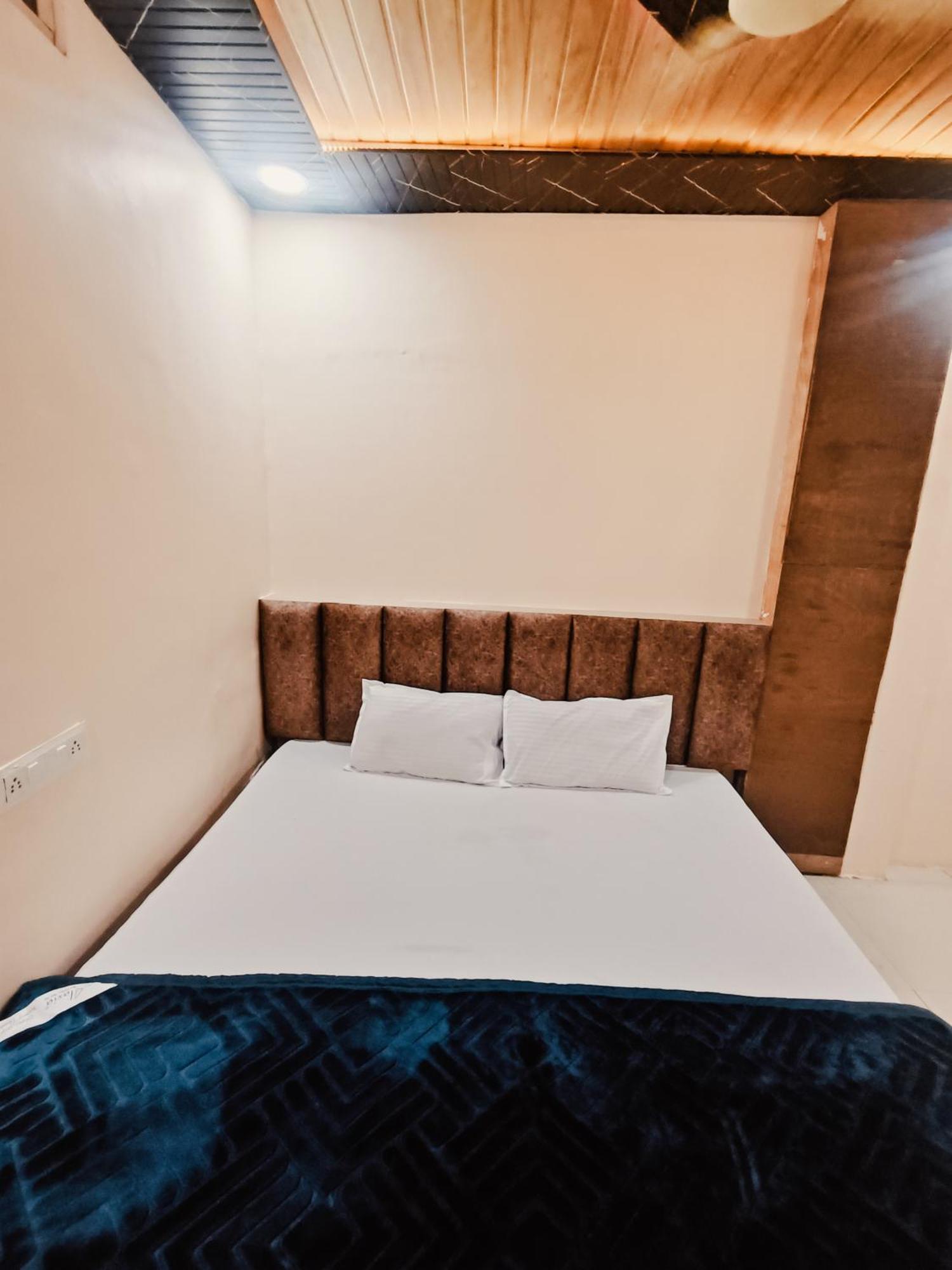 Royal Raj Palace Ujjain Εξωτερικό φωτογραφία